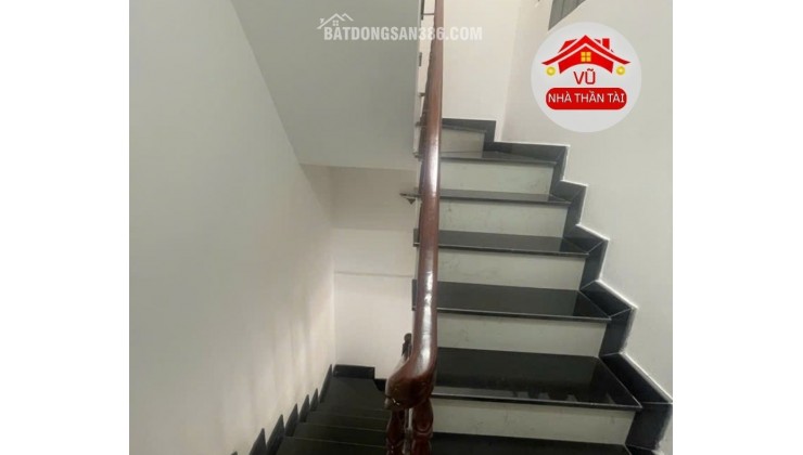 Bán nhà đẹp Măt Tiền Q.4, Gần Tân Vĩnh, 5,2m x 10m, 4 tầng, Giá nhỉnh 8 tỷ.